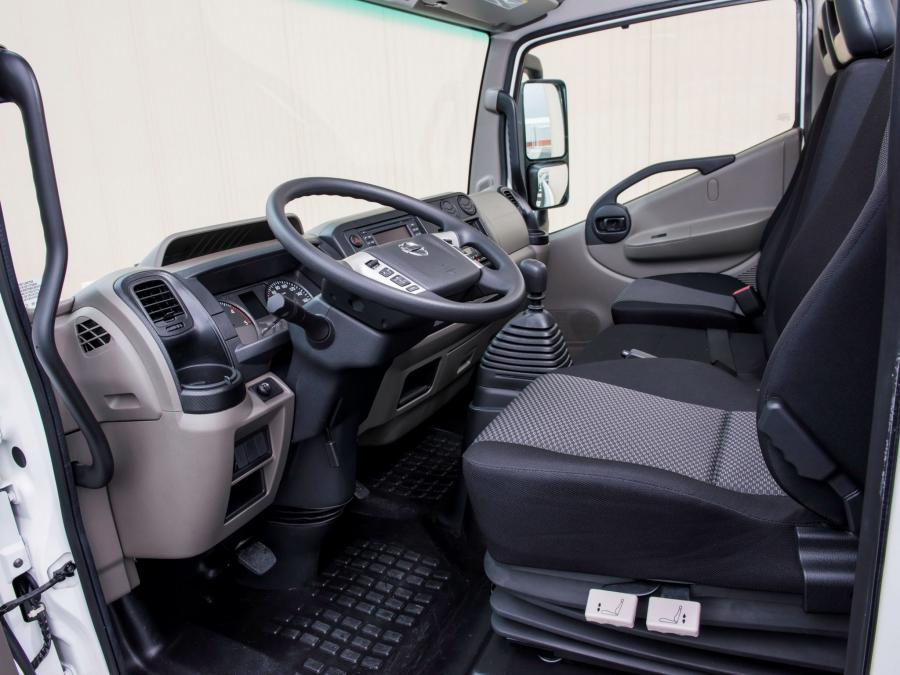  Nissan NT500 2014 года  (фото 10 из 12)